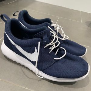 Men’s Nike Roshe sneakers